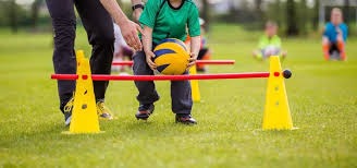 ＂UFC爆发大规模群殴 场下观众冲突不断